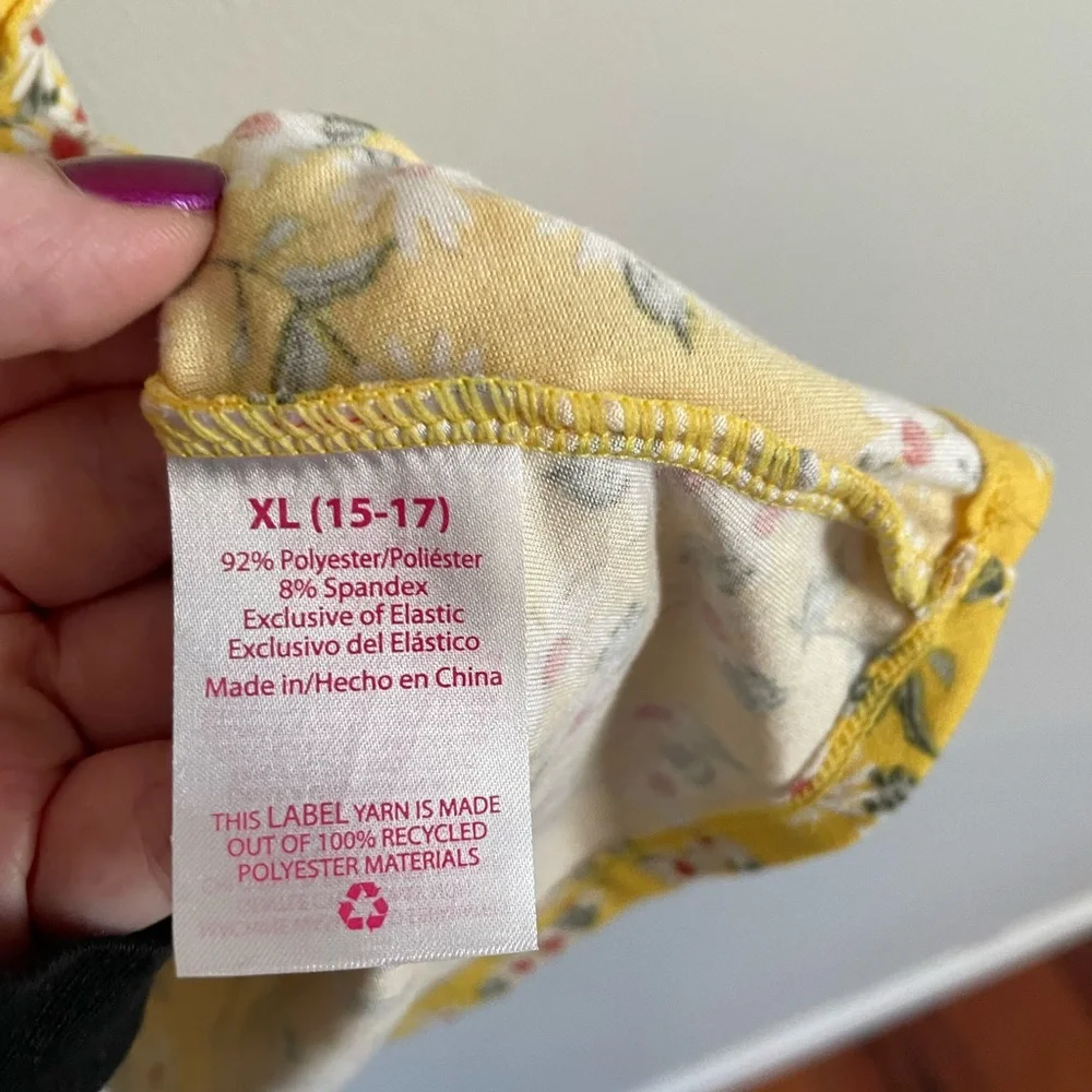 Yellow flower sun dress with ruffles. JR size Xl (15-17) only wore 1 time - Picture 5 of 6